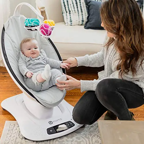 Huśtawka dla niemowląt 4moms mamaRoo 4 Multi-Motion – połączenie Bluetooth z kołysanką i pięcioma uspokajającymi ruchami