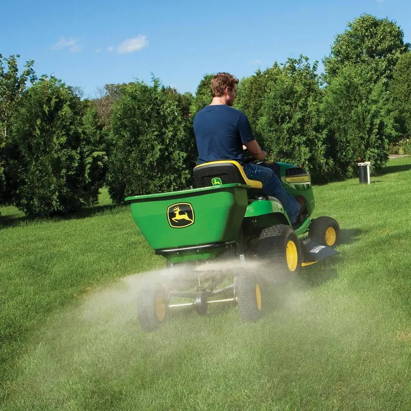 Rozsiewacz John Deere 79 kg (175 funtów) ciągniony – zbiornik ze stali nierdzewnej z polipropylenu, uniwersalna kompatybilność