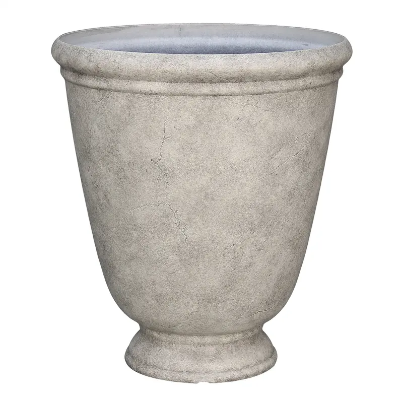 Doniczka z żywicy Ember Gray Better Homes & Gardens, 40,6 cm x 40,6 cm x 45,7 cm