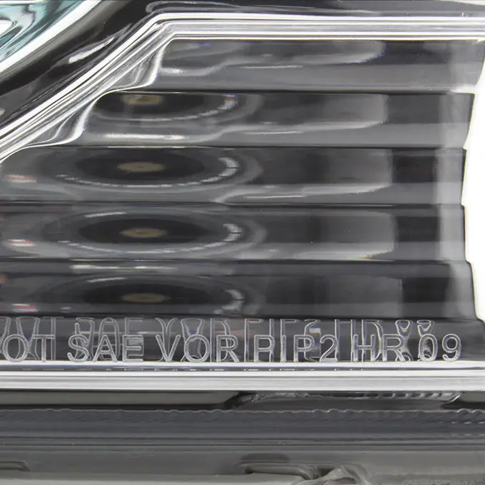 Kompatybilny z reflektorem po stronie pasażera w modelu Chevrolet Malibu z lat 2008-2012.