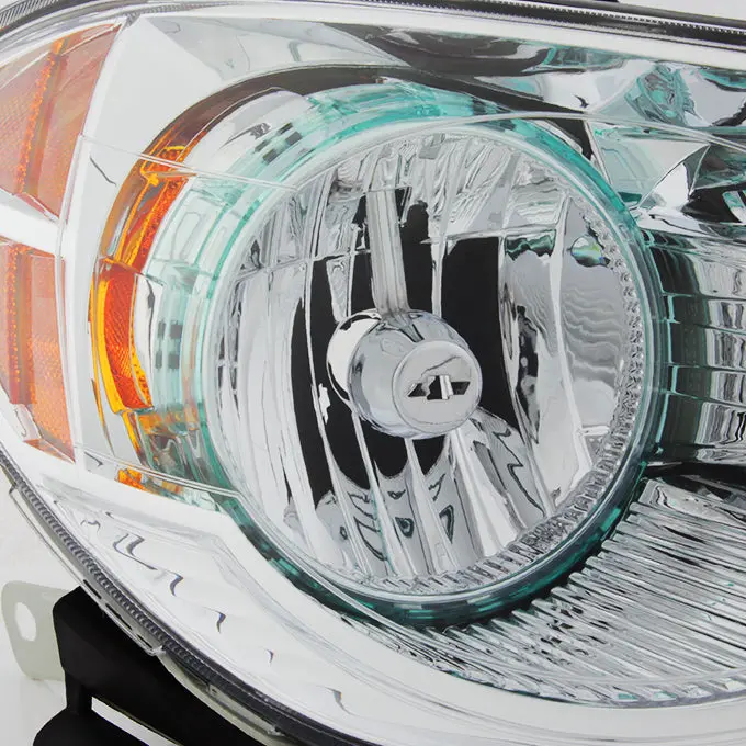 Kompatybilny z reflektorem po stronie pasażera w modelu Chevrolet Malibu z lat 2008-2012.
