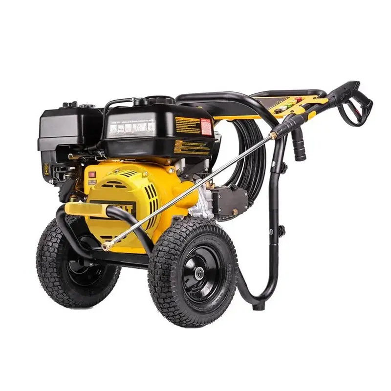 Myjka ciśnieniowa zasilana benzyną o ciśnieniu 4400 PSI i przepływie 4,0 GPM, silniku o pojemności 420 cm3 i solidnej obudowie, przeznaczona do zastosowań domowych i komercyjnych.