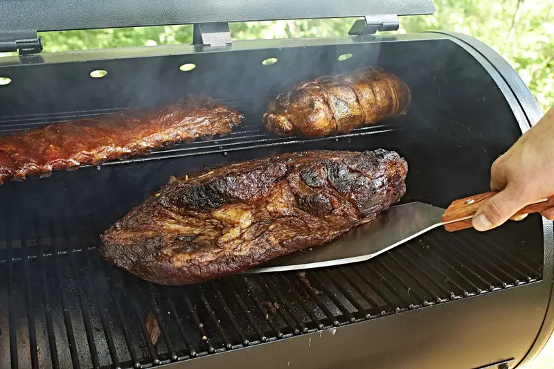 Grill na pellet opalany drewnem z grillem płomieniowym – powierzchnia do gotowania 700 stóp kwadratowych, hybrydowa wędzarnia i grill
