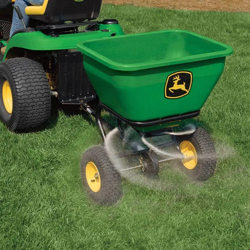 Rozsiewacz John Deere 79 kg (175 funtów) ciągniony – zbiornik ze stali nierdzewnej z polipropylenu, uniwersalna kompatybilność